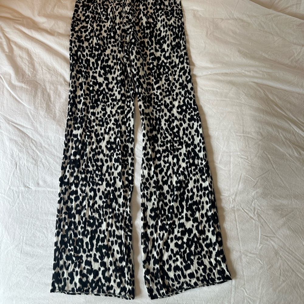 Zara Black and White leopard Patterned Pants size Small